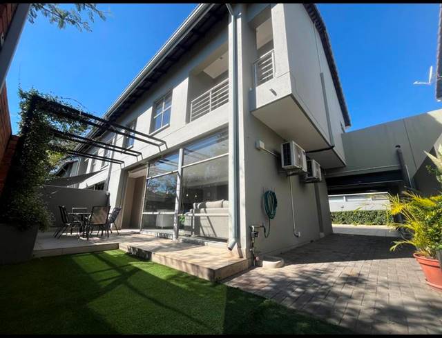 3 BEDROOM PROPERTY TO RENT IN MENLO PARK